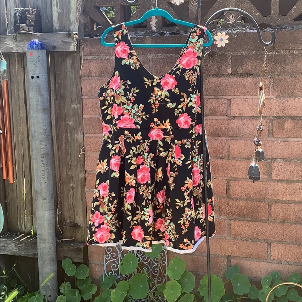 ModCloth floral mini size 3x